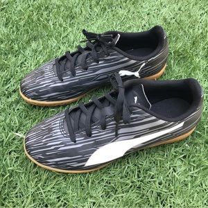 Puma kids indoor soccer cleats size US 3.5
